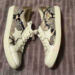 Steve Madden Star Sneaker size 10